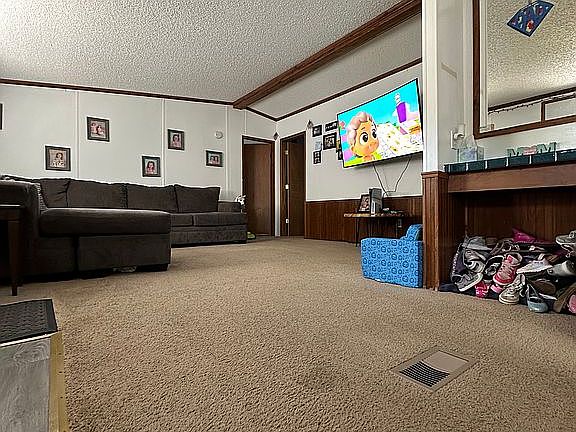 3rd image of 6455 Amanda Ln