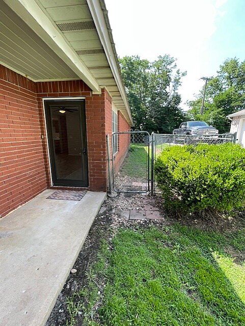 1st image of 1679 N Saddlehorn Ave