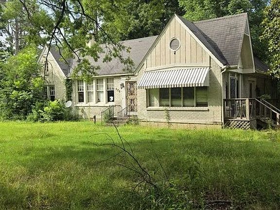 2nd image of 376 Williams Ave