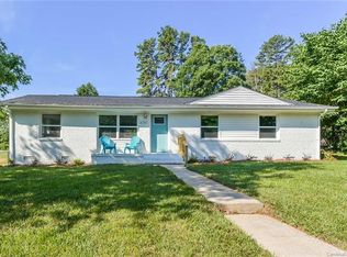 6761 Glenmoor Dr, Charlotte, NC 28214