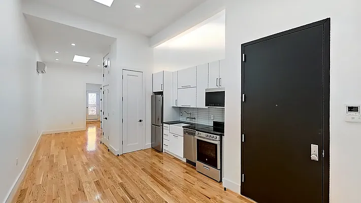 Rented by Gold-Stone Realty | media 5