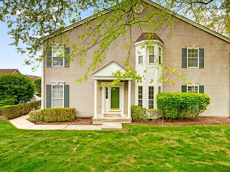 554 Adirondack Ct — Photo 47