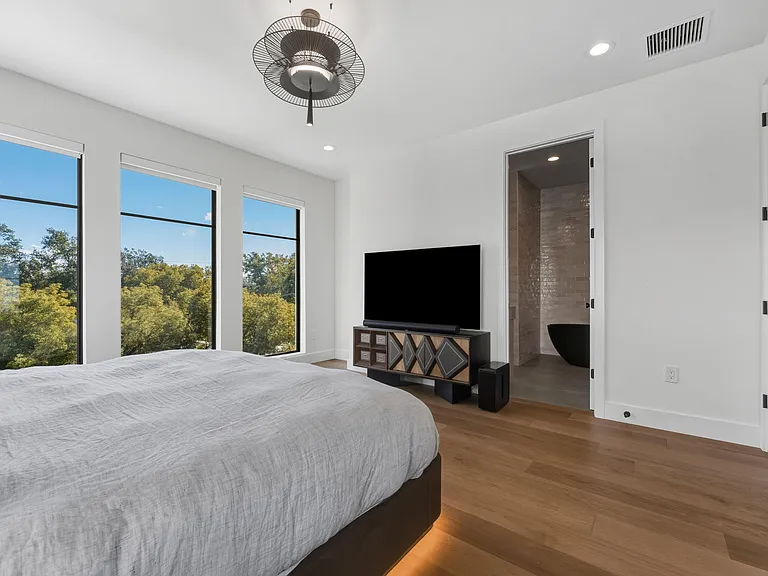 2502 N Highland Ave #2 — Photo 19
