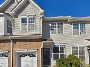 6 Gallop Ln, Somerset, NJ 08873