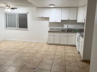 15848 Saticoy St #11, Van Nuys, CA 91406