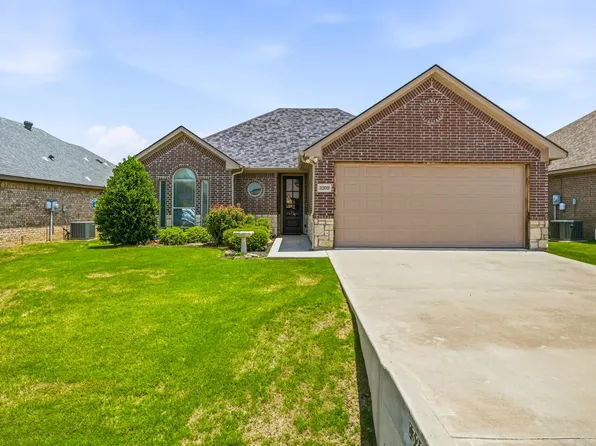 3209 Main St, Granbury, TX 76049