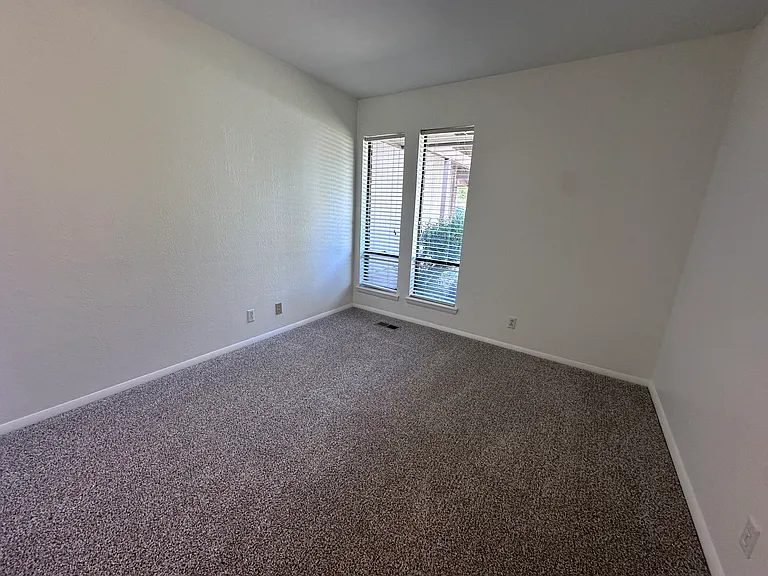2602 Wagon Trl — Photo 9