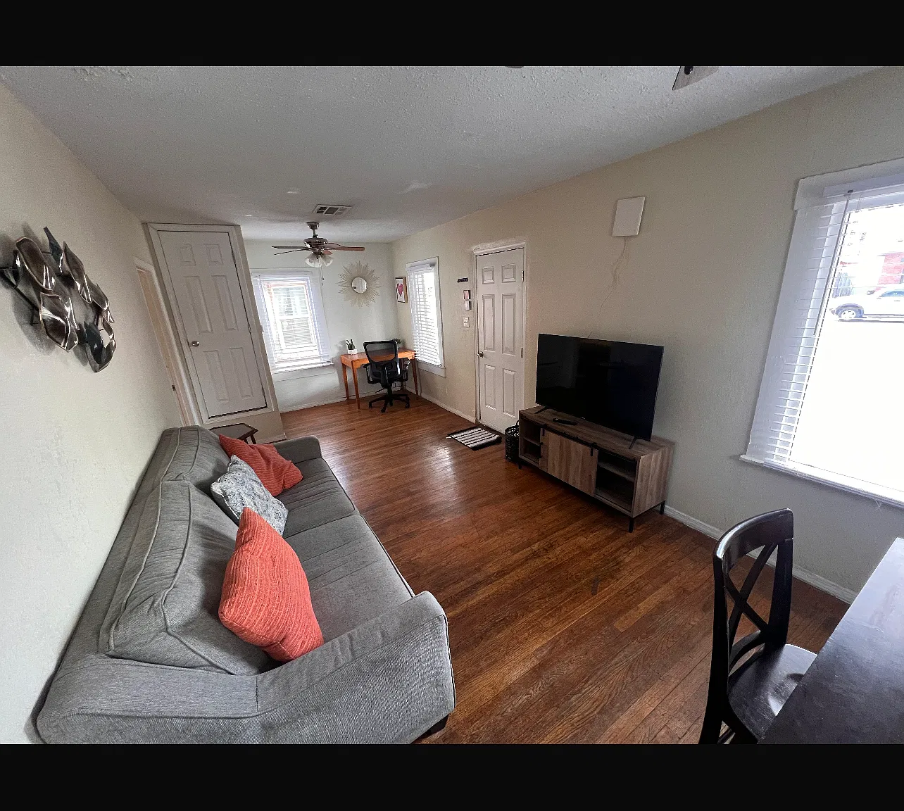 2 bed, 1100 sqft, $1,250 — Photo 1