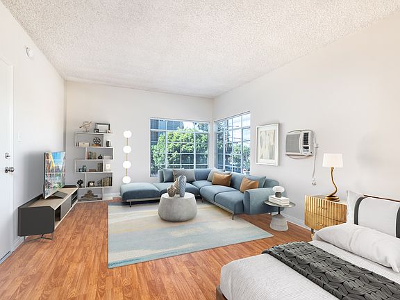 5th image of 12119 Emelita St