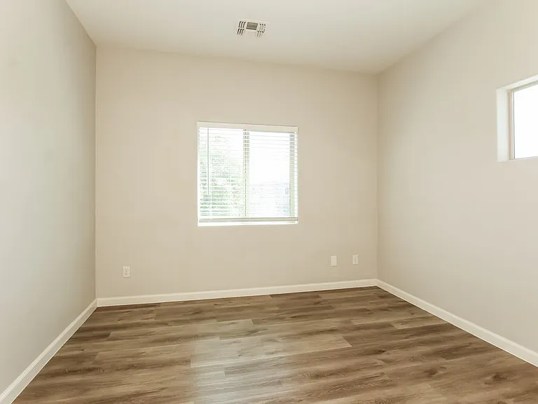1807 W Minton St — Photo 12