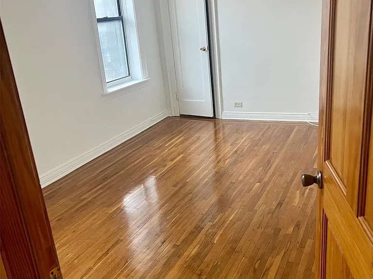 2186 Cruger Ave #5K — Photo 7