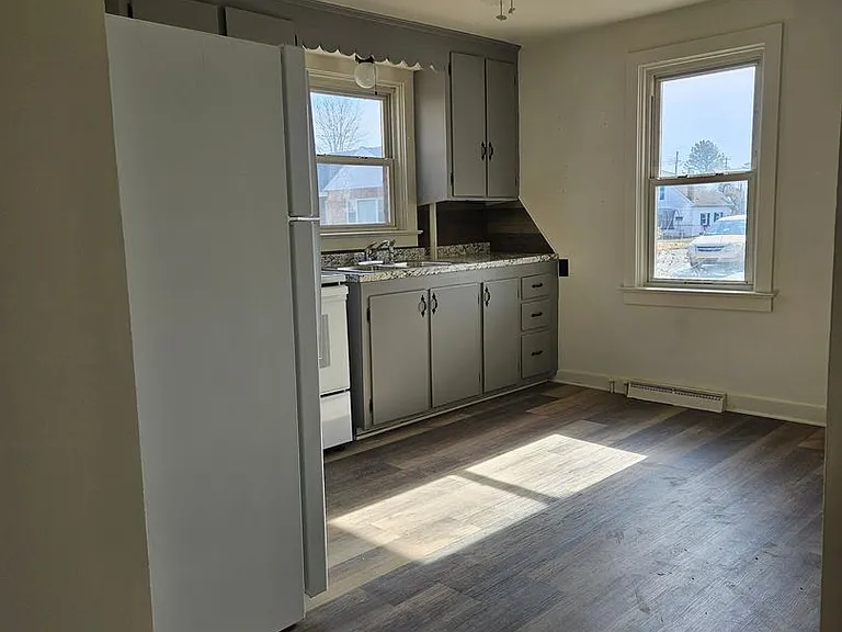 101 N Forrest St — Photo 3