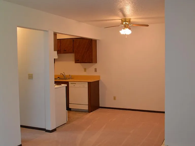 2124 Rockford Rd SW — Photo 5