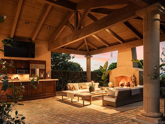 3rd image of 5962 Rancho Diegueno Rd