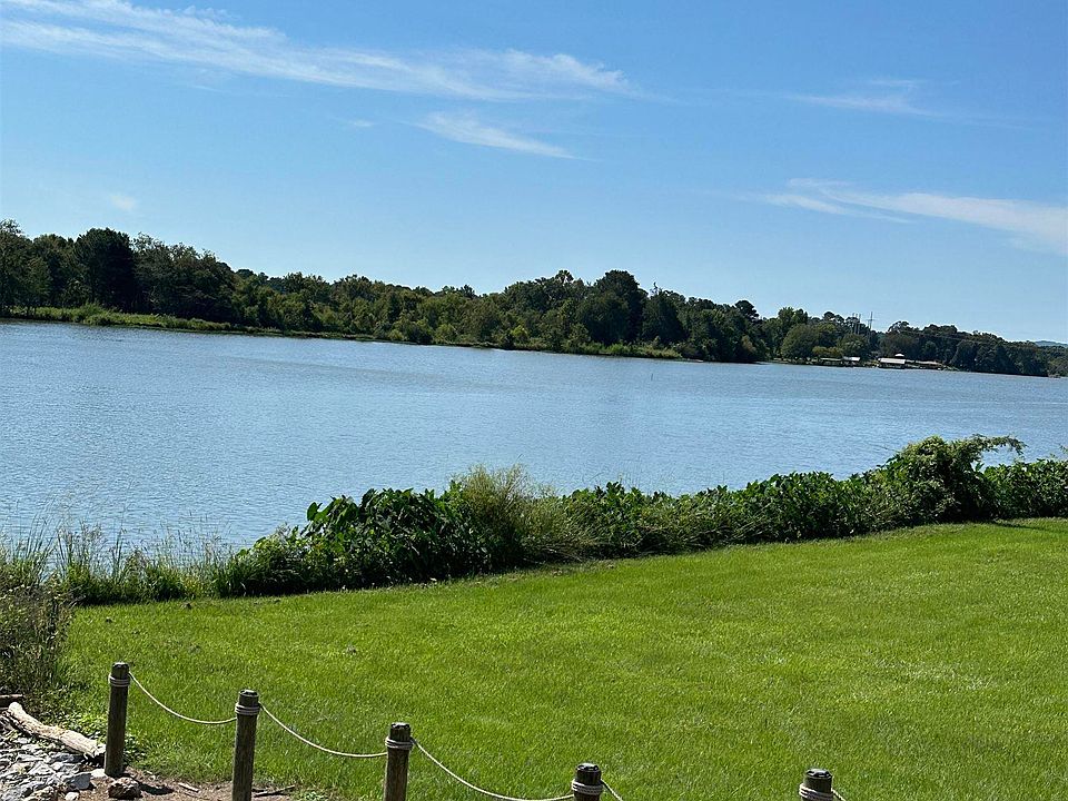2nd image of Lake Pointe Dr #304
