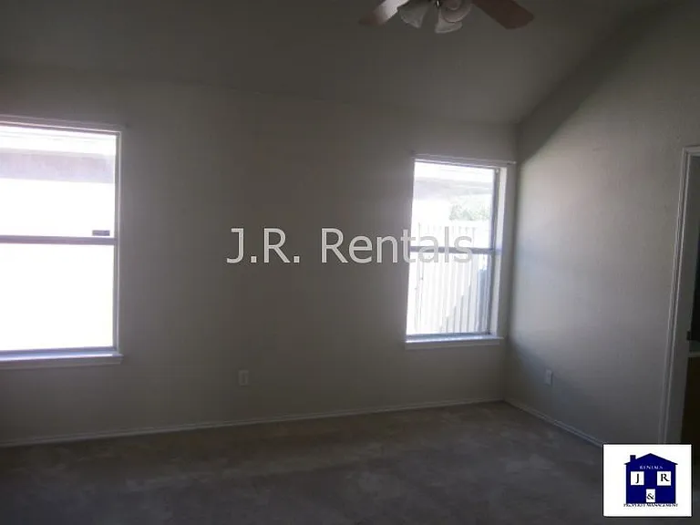 1906 Flagstaff Dr — Photo 63