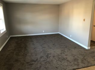 210 E Van Emmon St APT 7, Yorkville, IL 60560