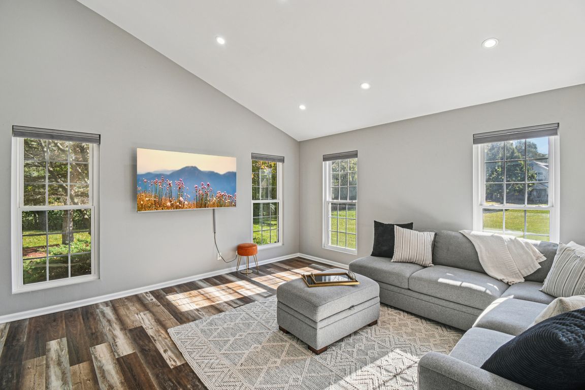 next background image