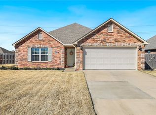 7390 Devonshire Ave, Springdale, AR 72762