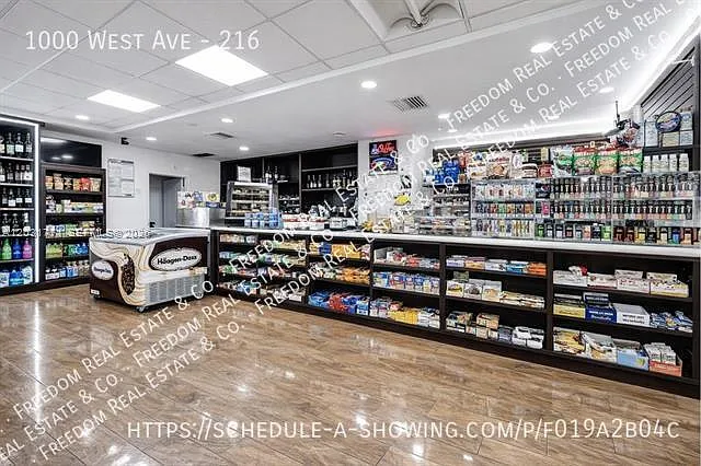 1000 West Ave #216 — Photo 17