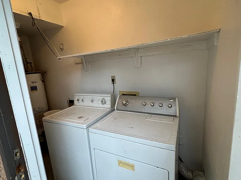 Laundry utility room / storage
