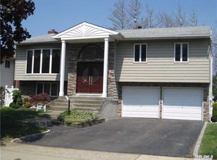 2743 Covered Bridge Rd, Merrick, NY 11566