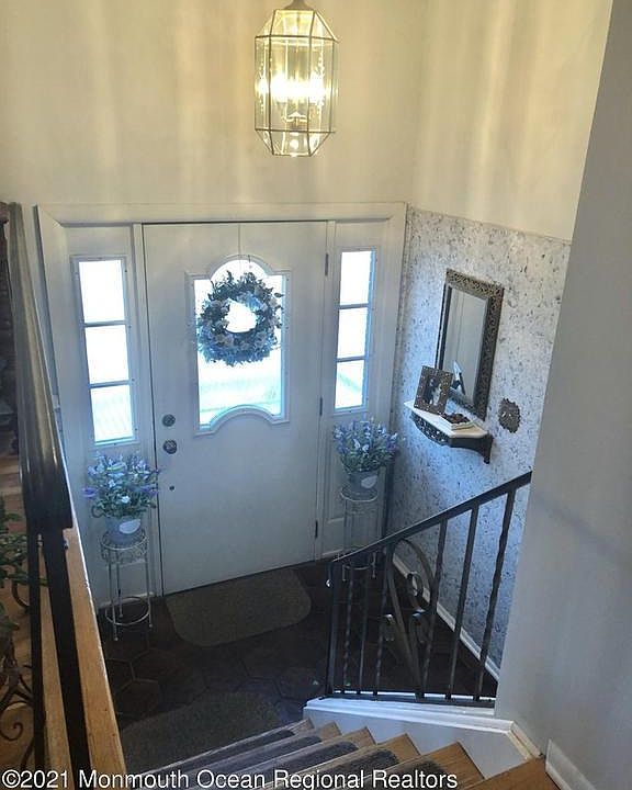 1st image of 1459 Cedarhurst Dr