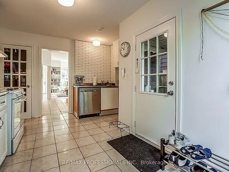 72 Massey St — Photo 8