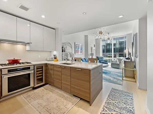 1 Franklin St #1002, Boston, MA 02110