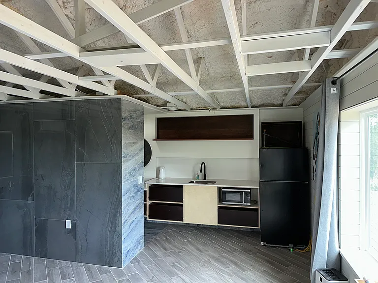 536 Lakeshore Dr — Photo 3