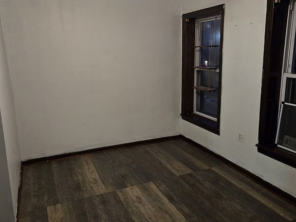 4th image of 160 Madison St #1