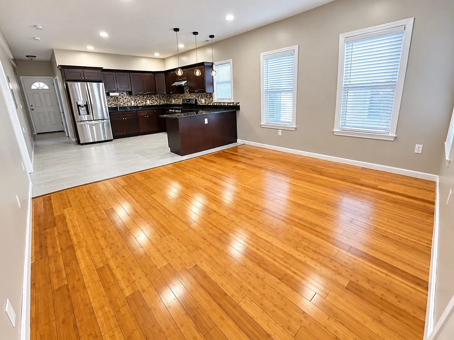 3 bed, 2.0 bath, 1133 sqft, $2,400 — Photo 1