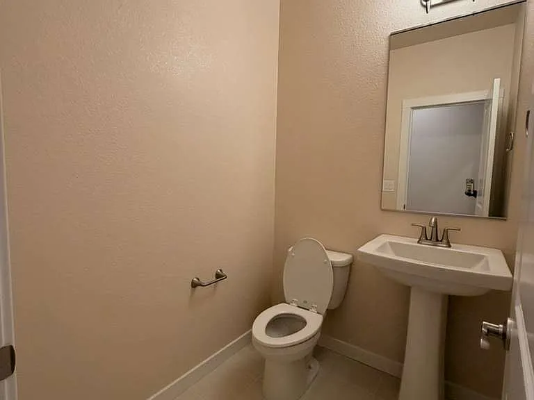 3950 Aura Way — Photo 36
