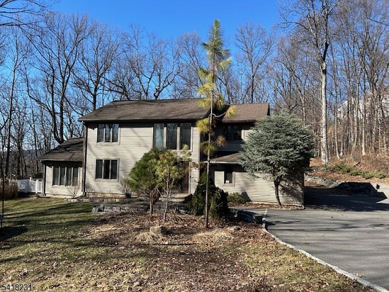 1st image of 102 Drakestown Rd