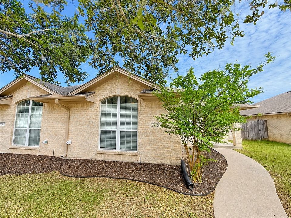 1st image of 903 Crepe Myrtle St