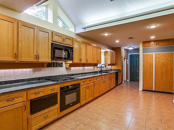 2nd image of 13210 Rolling Hills Ln