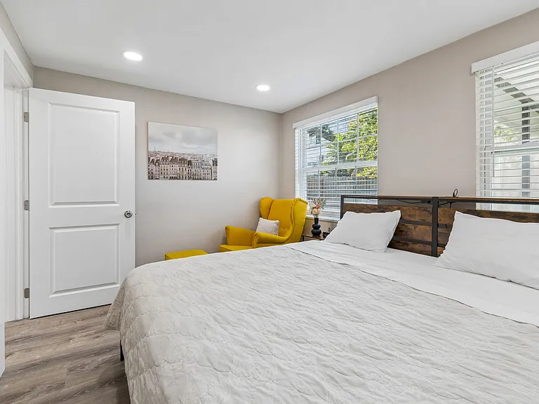 4906 W Cleveland St — Photo 44