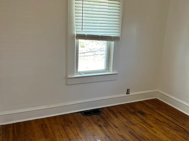 45 Georgia Ave — Photo 2