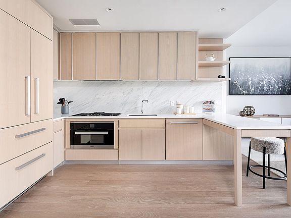 4th image of 500 W 45th St #330