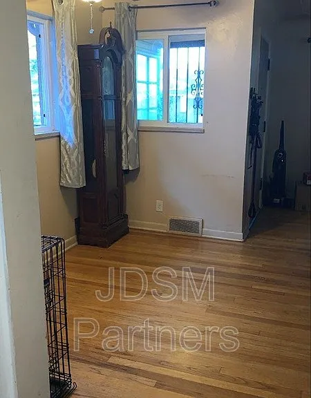 1545 N Jackson St — Photo 9
