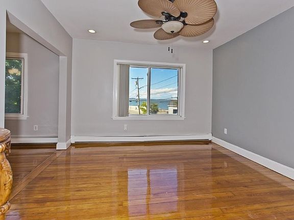 4th image of 428 Revere St #2