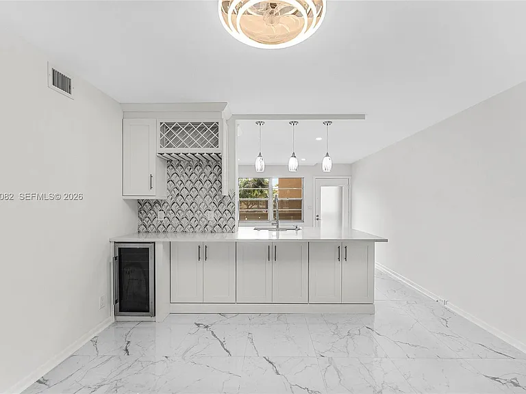 2303 Lucaya Ln #H2 — Photo 5
