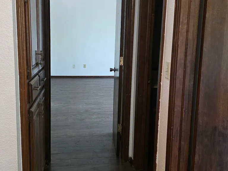 1145 Robin Hood Ln — Photo 19