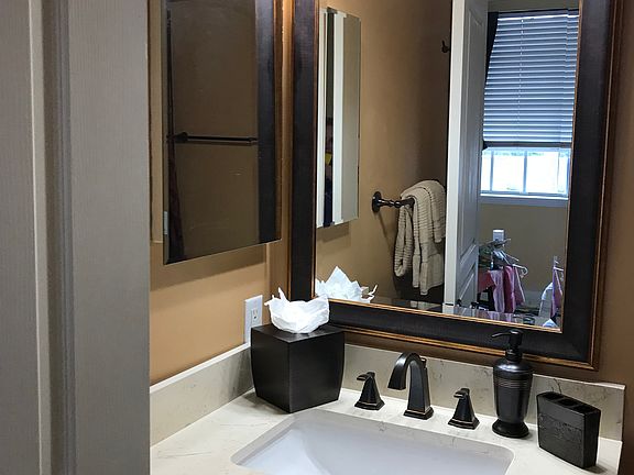 4th image of 462 NE 2nd Ave #24
