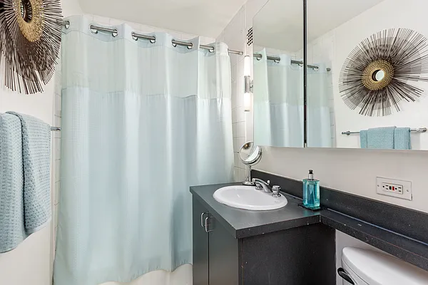 Sold by R New York | media 6