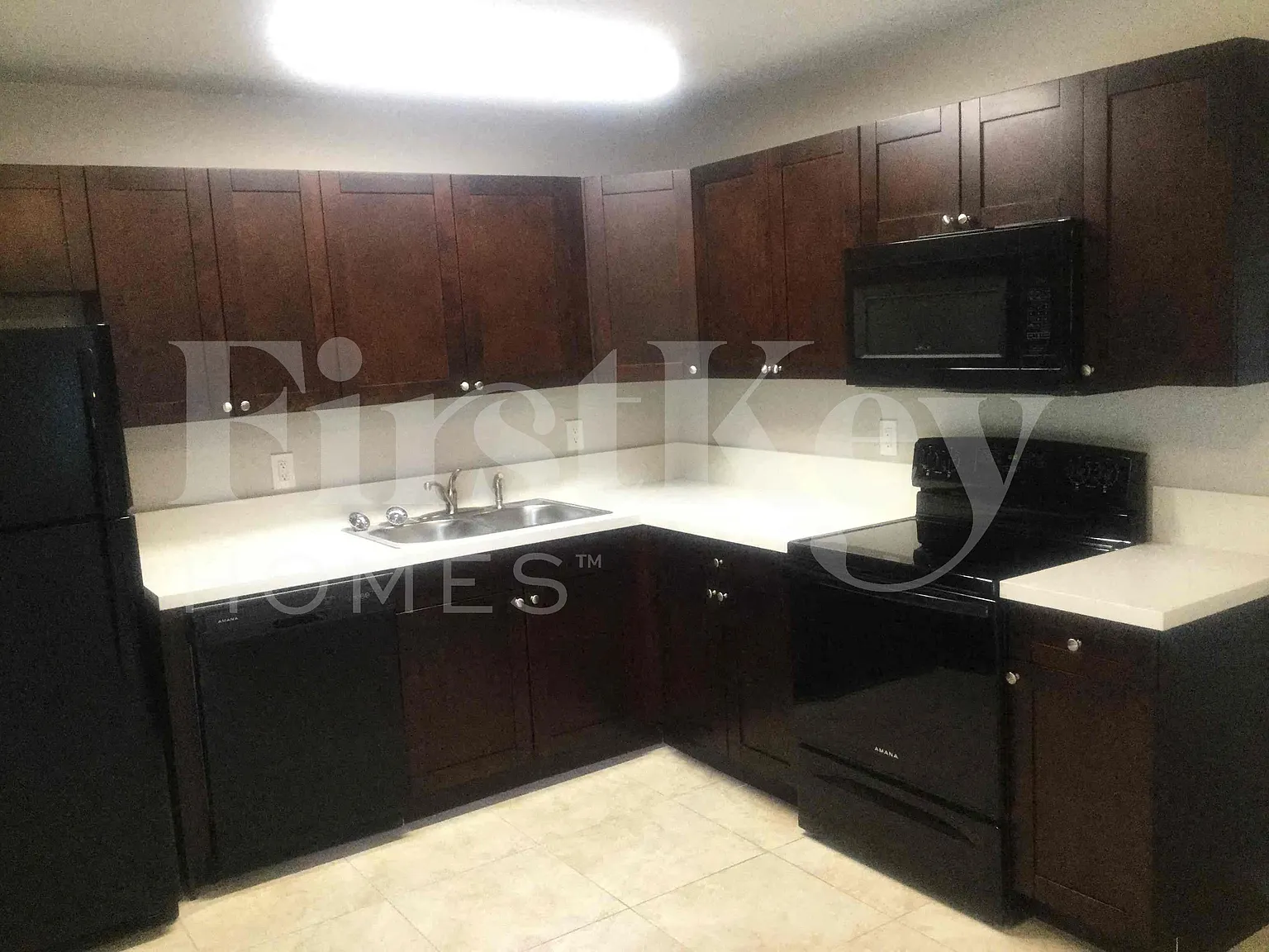 3 bed, 2.0 bath, 1020 sqft, $2,800 — Photo 3