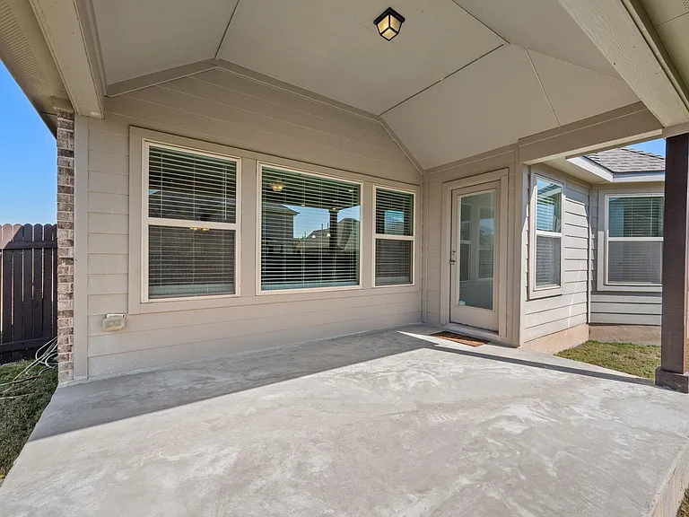 717 N Emory Cv — Photo 19