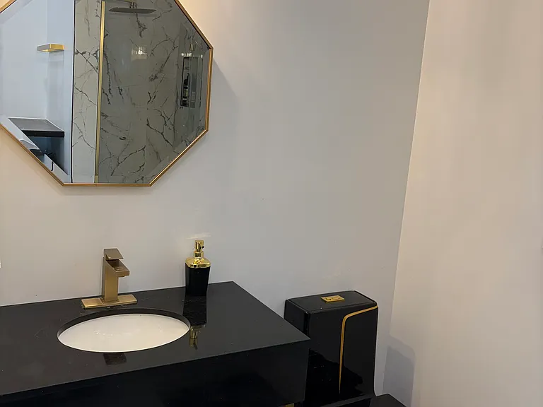 805 E Victoria Ct — Photo 13