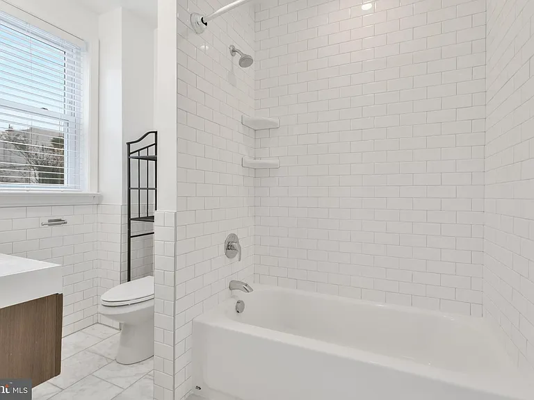 1339 Corcoran St NW — Photo 32