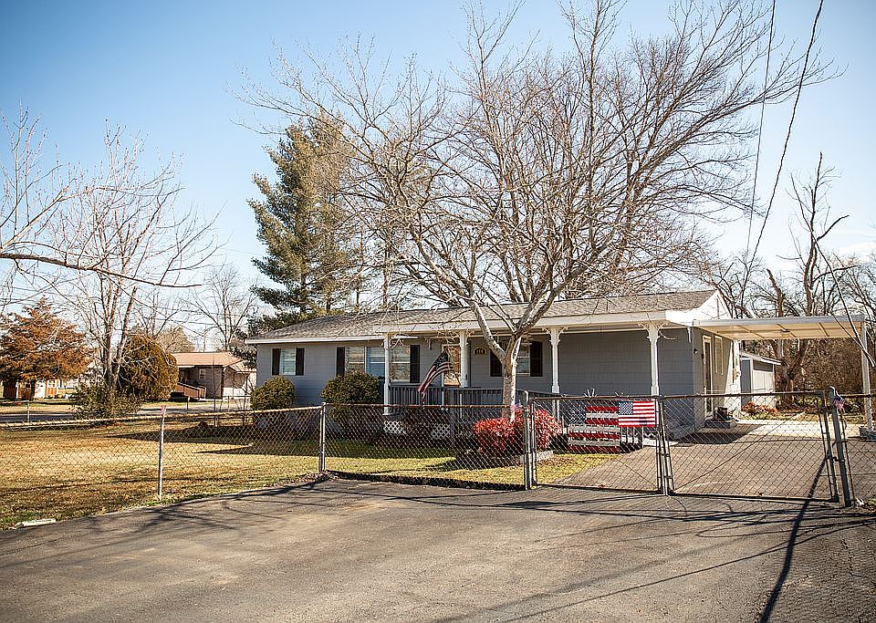 1st image of 156 Linda Ln